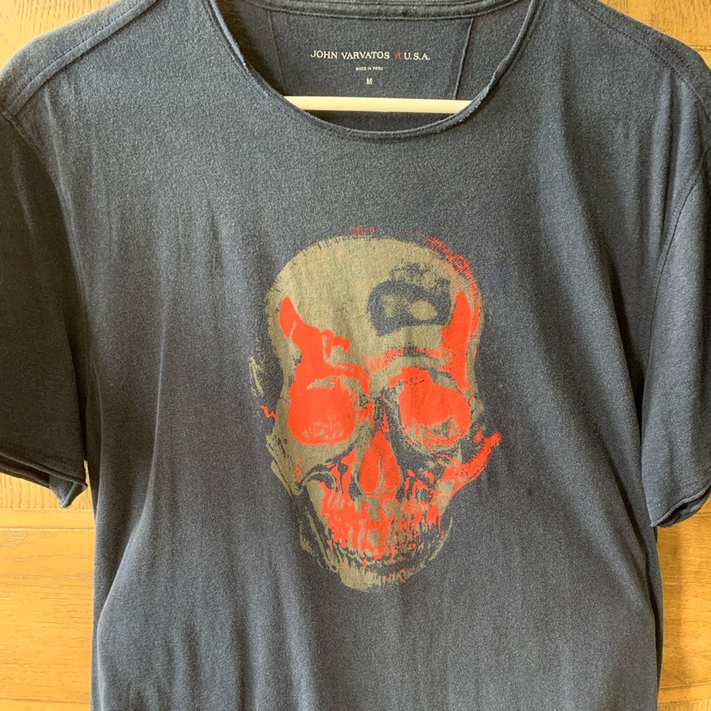 John Varvatos Skull Tee sz M